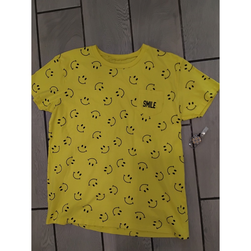 On Fire 2X Yellow Smiley Face All Over Print Pocket T-Shirt  w smile accessory
